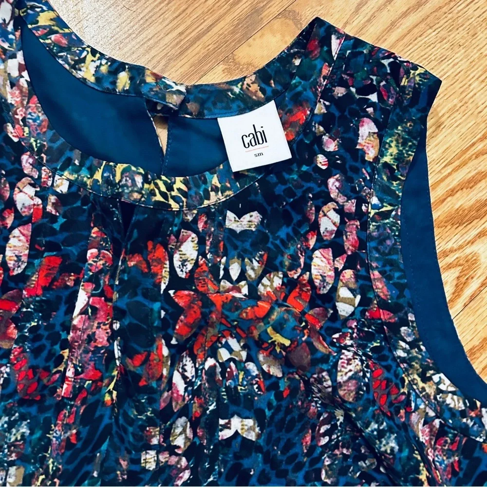 Cabi Multicolor Floral Pattern Lined Sleeveless Top  Keyhole Front & Back - Picture 8 of 10
